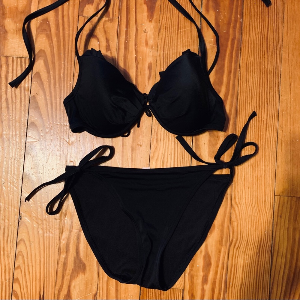 Victoria’s Secret bikini